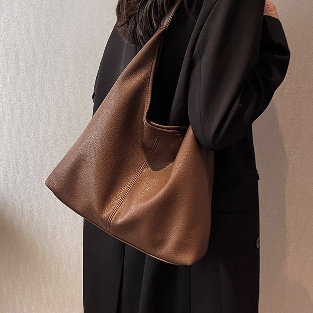 Large Capacity Portable Cattle Leather Bag Women
